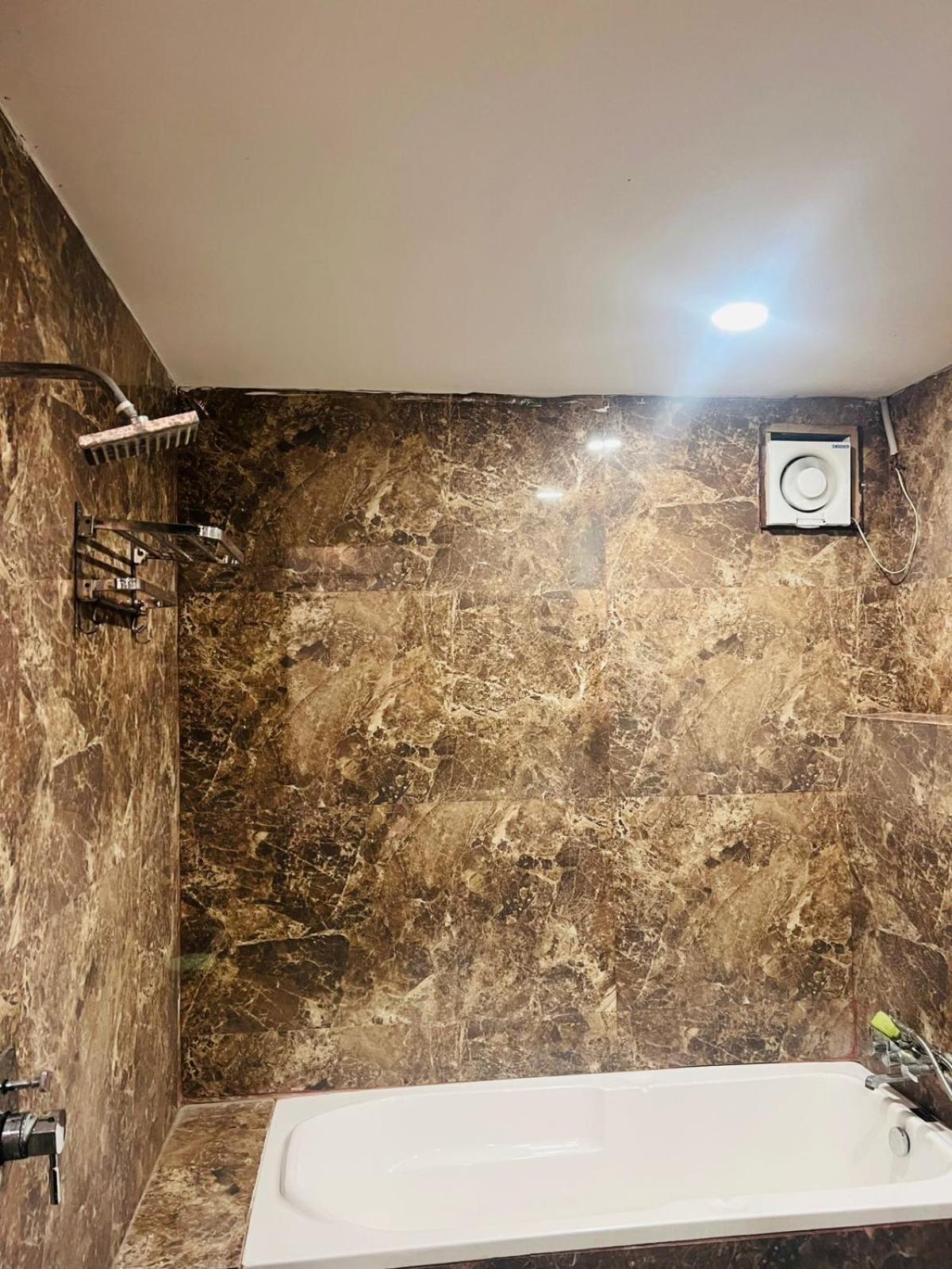 Hotel S V Grand Варанаси Екстериор снимка